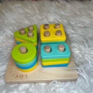 Lovevery puzzle - like new.